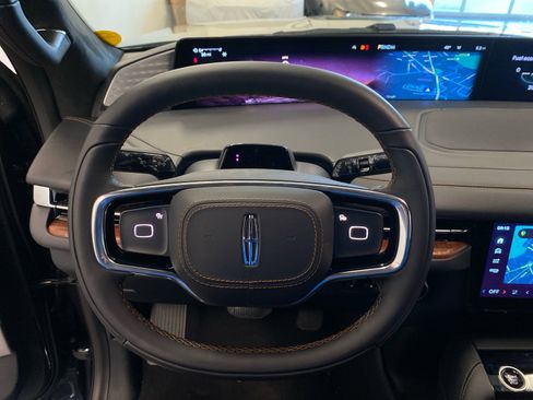 New 2025 Lincoln Navigator L Black Label image 23