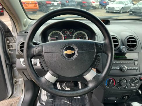 Used 2011 Chevrolet Aveo5 LT w/ Power and Convenience Package image 11