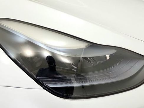 Used 2022 Tesla Model Y Long Range AWD/4WD image 22