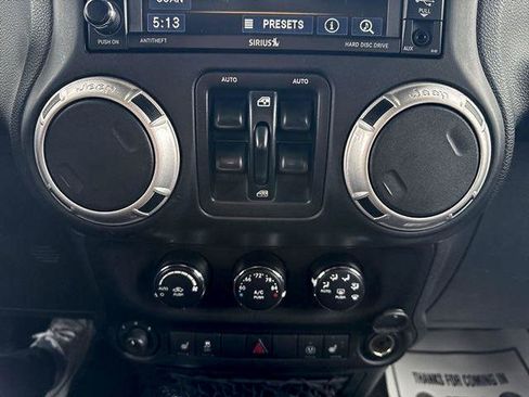 Used 2016 Jeep Wrangler Unlimited Rubicon image 17