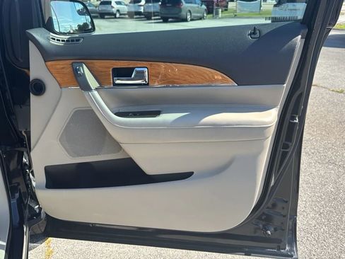 Used 2012 Lincoln MKX FWD w/ Wood Pkg image 29