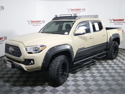 Used 2019 Toyota Tacoma TRD Off-Road w/ Technology Package AWD/4WD image 13