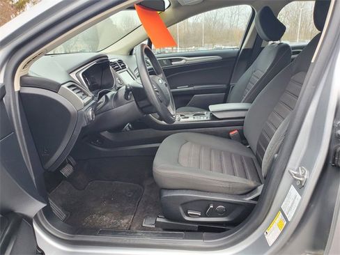 Used 2020 Ford Fusion SE image 17