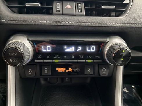 Used 2022 Toyota RAV4 XLE Premium AWD/4WD image 37