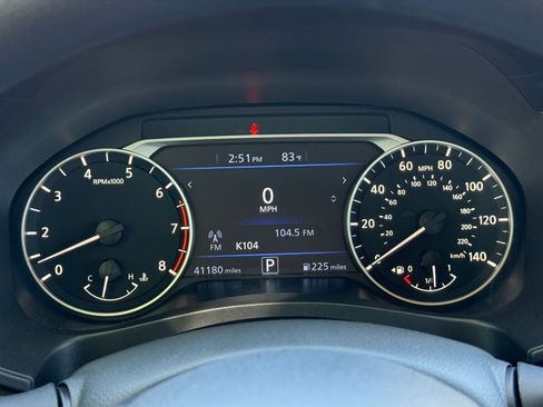 Used 2025 Nissan Altima 2.5 SV FWD image 40