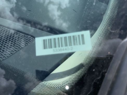 Used 2023 Chrysler Pacifica Touring-L image 8