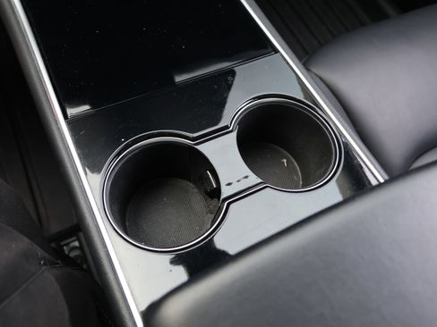 Used 2021 Tesla Model Y Long Range image 25