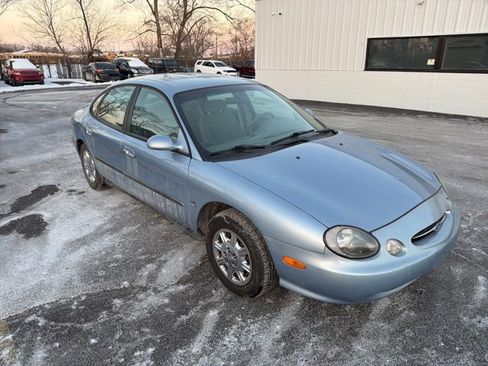 Used 1998 Ford Taurus LX image 4