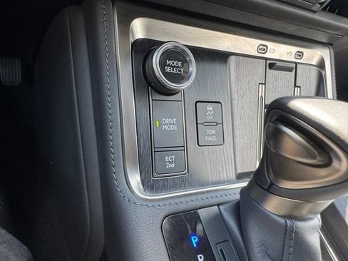 Used 2024 Lexus GX 550 AWD/4WD image 34