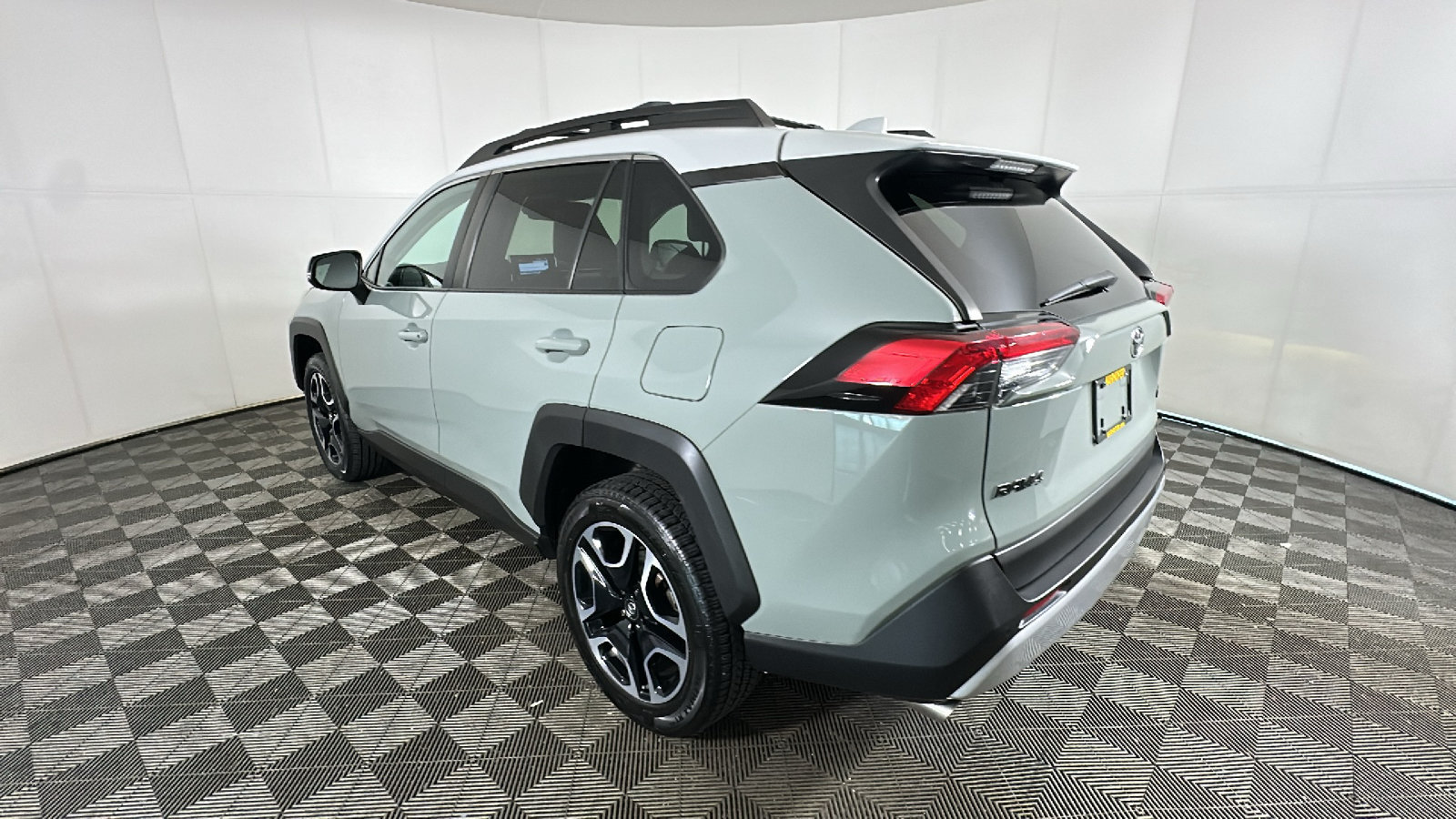 Used 2019 Toyota RAV4 Adventure w/ Advanced Technology Package AWD/4WD image 5