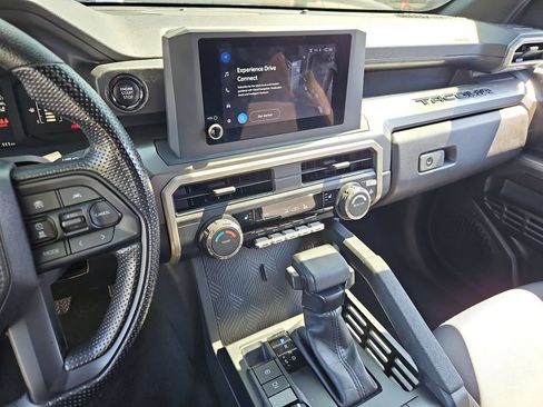 Used 2024 Toyota Tacoma SR5 AWD/4WD image 19
