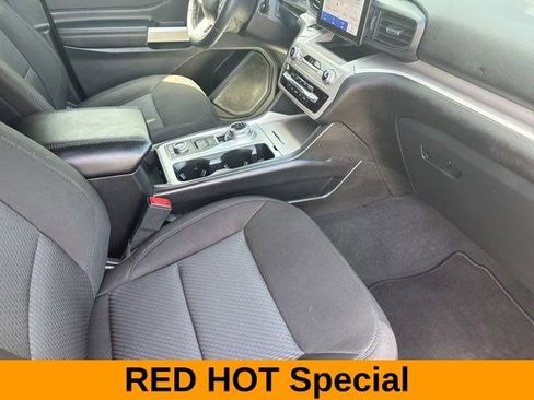 Used 2023 Ford Explorer XLT image 41