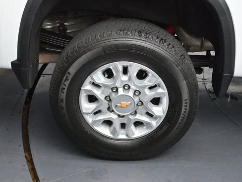 Used 2025 Chevrolet Silverado 2500 LT AWD/4WD image 36