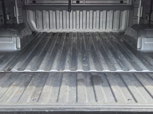 Used 2020 Chevrolet Silverado 1500 LT AWD/4WD image 13