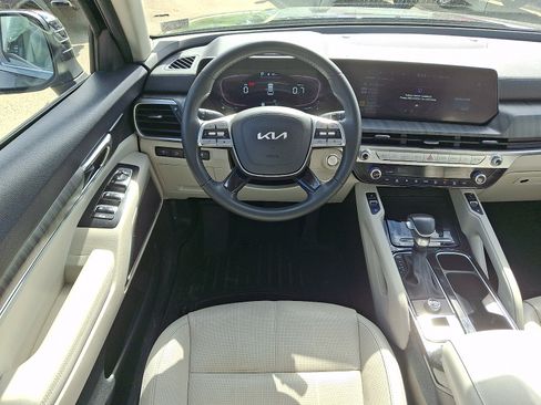 Used 2023 Kia Telluride EX w/ EX Captain's Chair Package FWD image 14