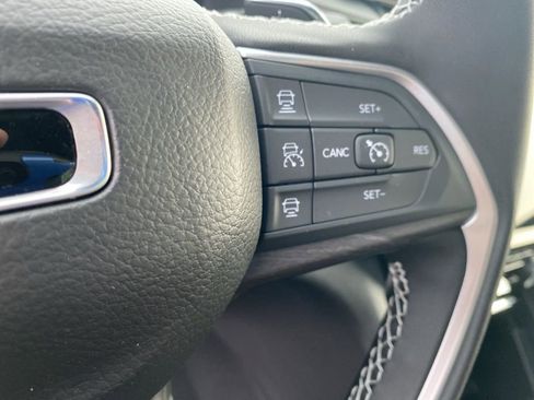 New 2025 Jeep Grand Cherokee Limited image 25