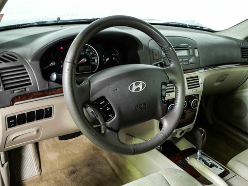 Used 2006 Hyundai Sonata LX FWD image 4