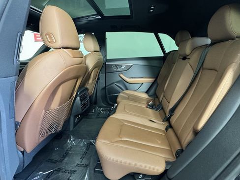 Used 2020 Audi Q8 Premium Plus AWD/4WD image 30