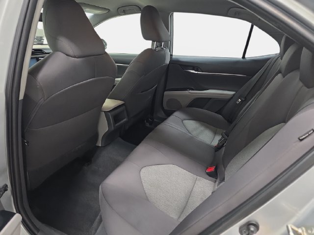 Used 2018 Toyota Camry LE FWD image 12