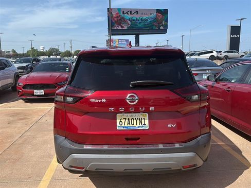 Used 2021 Nissan Rogue SV w/ Premium Package FWD image 11