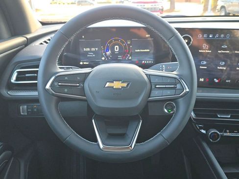 New 2026 Chevrolet Traverse LT image 14