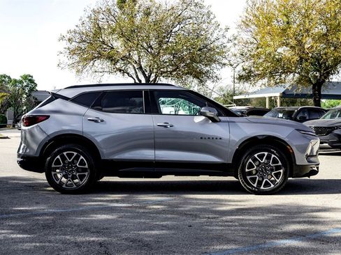 Used 2025 Chevrolet Blazer RS image 2