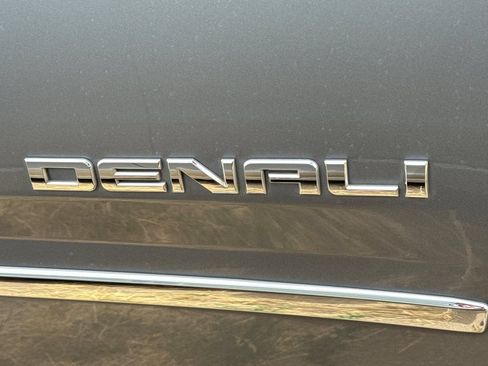 Used 2020 GMC Yukon Denali w/ Denali Premium Package AWD/4WD image 6