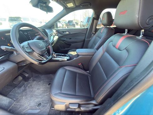 Used 2025 Chevrolet Trax RS w/ Driver Confidence Package image 6