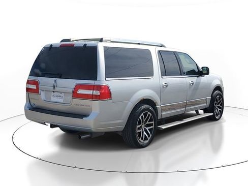 Used 2014 Lincoln Navigator L 4WD image 4