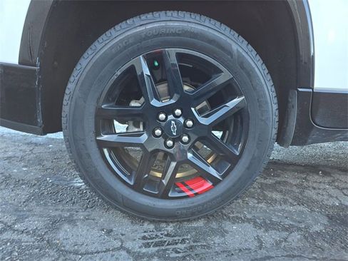 Used 2023 Chevrolet Traverse Premier w/ Redline Edition image 19