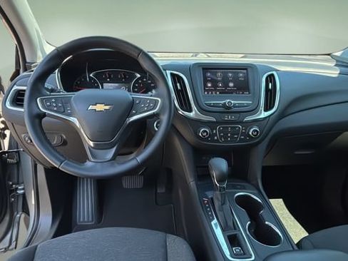 Used 2024 Chevrolet Equinox LT FWD image 9