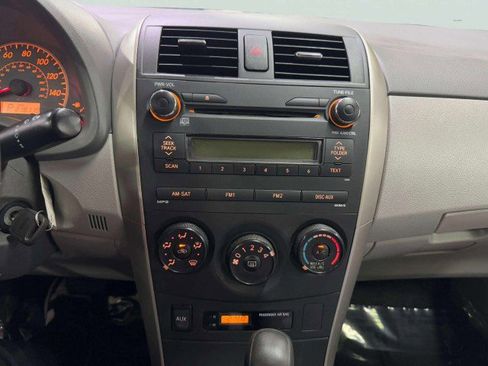 Used 2010 Toyota Corolla LE image 23