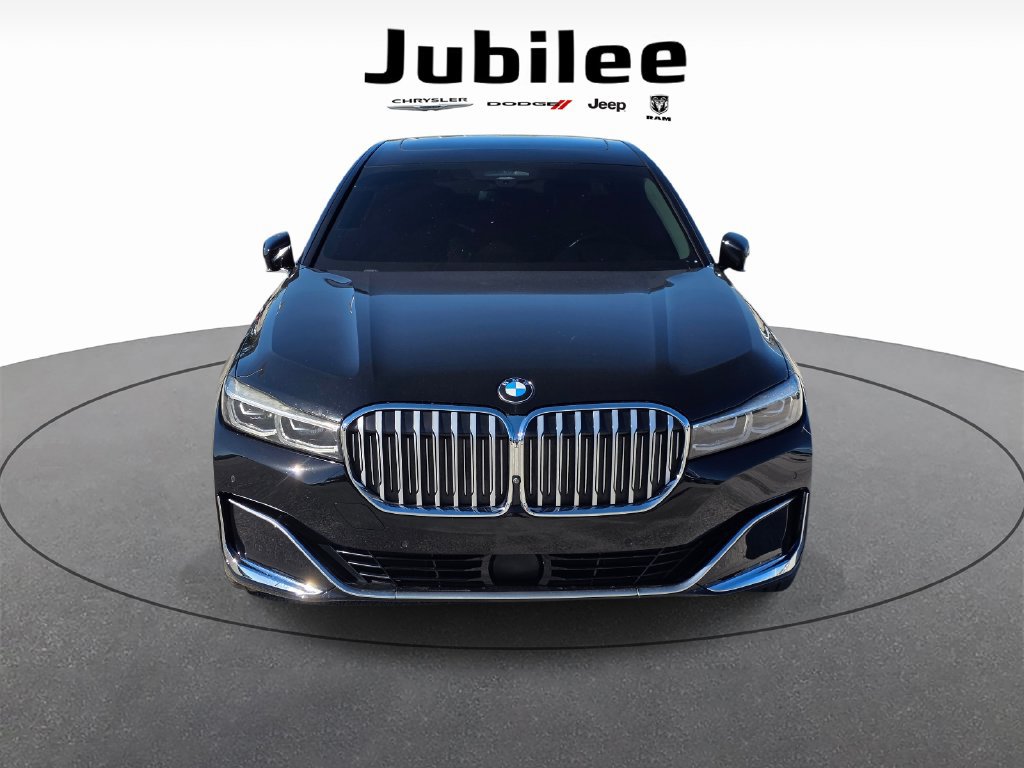 Used 2020 BMW 740i w/ Premium Package RWD image 2