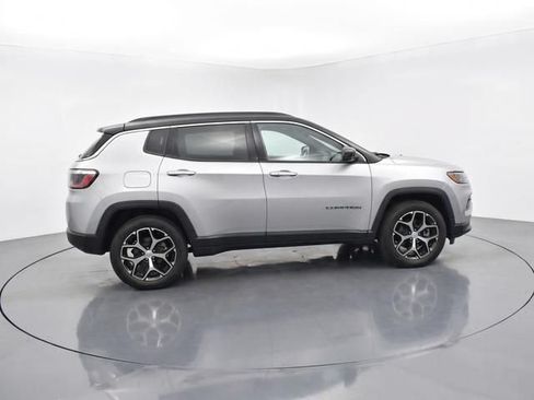 Used 2024 Jeep Compass Limited AWD/4WD image 10