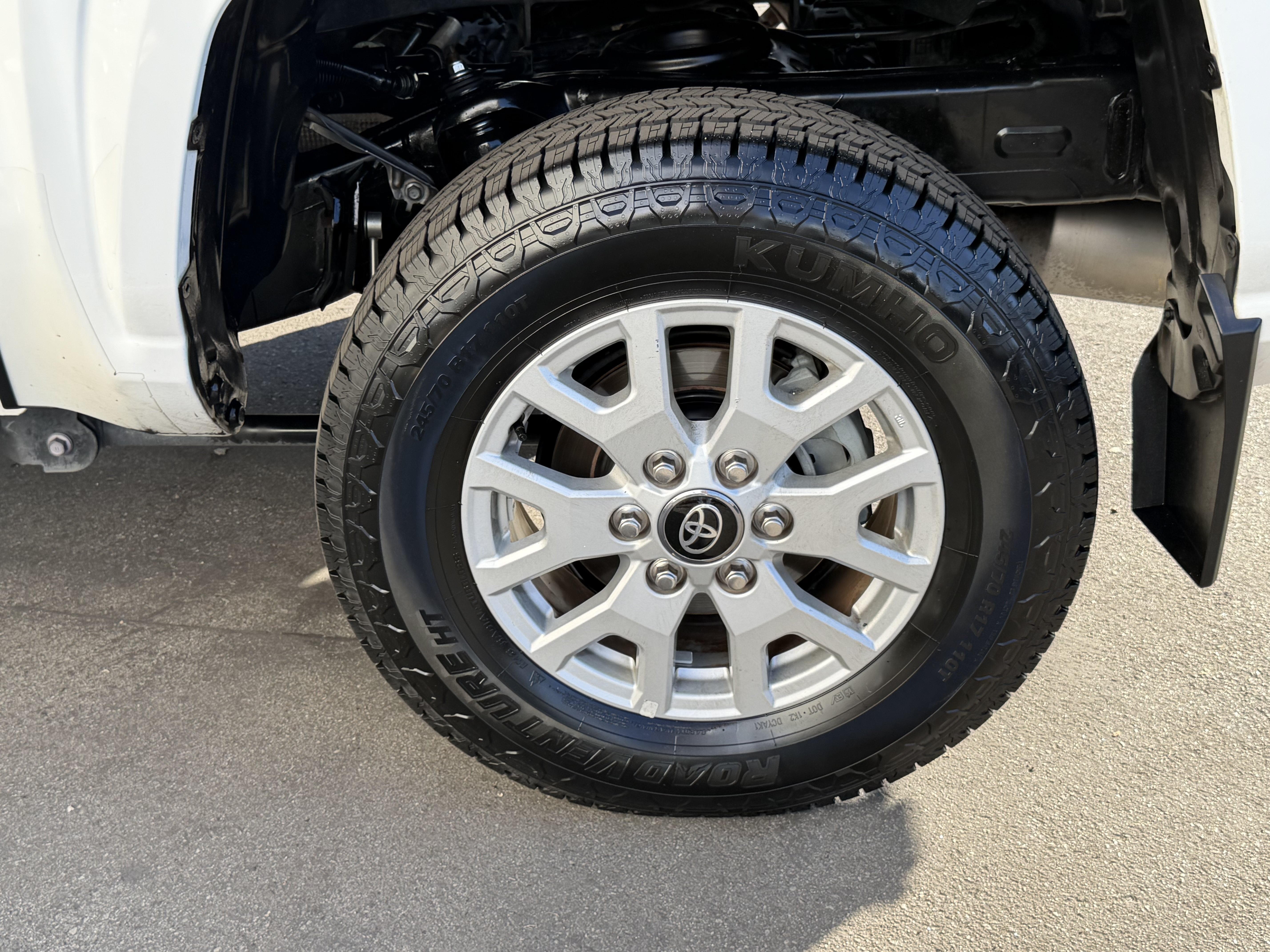 Used 2024 Toyota Tacoma SR5 RWD image 14