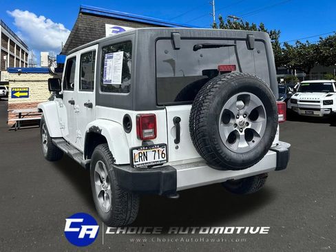 Used 2017 Jeep Wrangler Unlimited Sahara w/ Connectivity Group AWD/4WD image 5