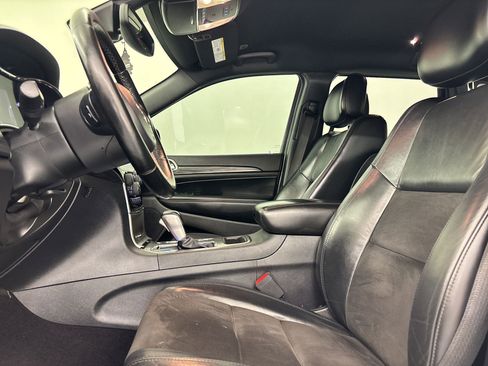 Used 2020 Jeep Grand Cherokee Altitude image 5