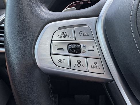 Used 2022 BMW X7 xDrive40i w/ Premium Package AWD/4WD image 16