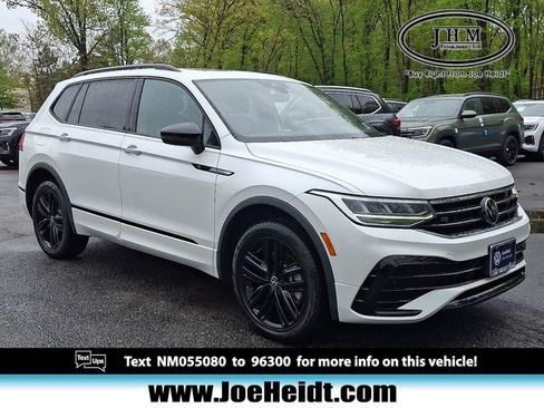 Used 2022 Volkswagen Tiguan SE R-Line AWD/4WD image 1