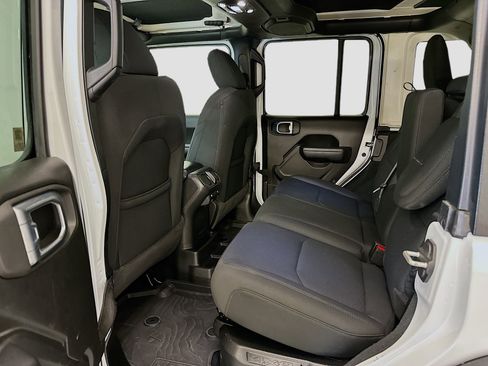 Used 2023 Jeep Wrangler Unlimited w/ Cold Weather Group image 29