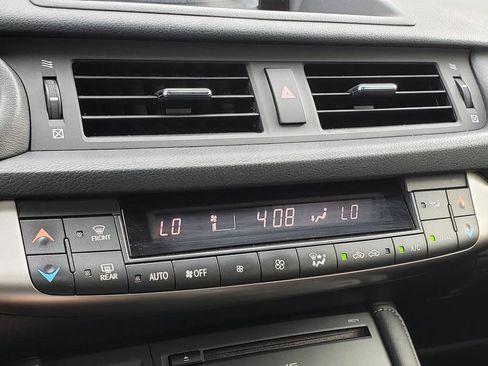 Used 2014 Lexus CT 200h w/ F Sport w/Nuluxe Interior image 22