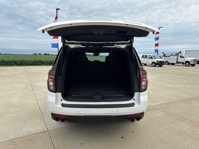 Used 2023 Chevrolet Suburban Premier AWD/4WD image 6