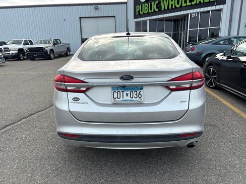 Used 2017 Ford Fusion SE FWD image 6