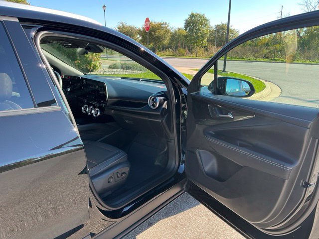 Used 2024 Chevrolet Blazer EV LT AWD/4WD image 17