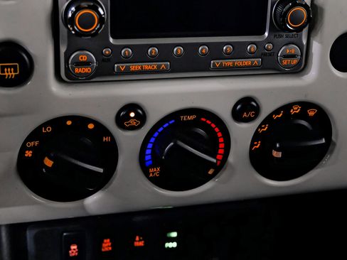 Used 2014 Toyota FJ Cruiser 4WD w/ Upgrade Package image 30