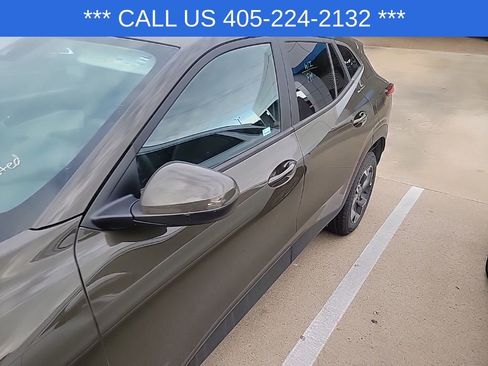 Used 2024 Chevrolet Trax LT image 3