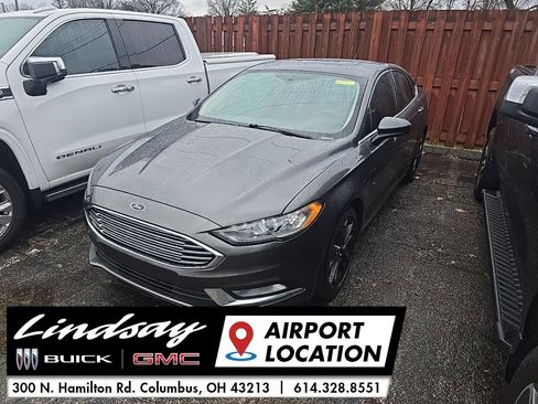 Used 2018 Ford Fusion SE w/ Equipment Group 201A image 2