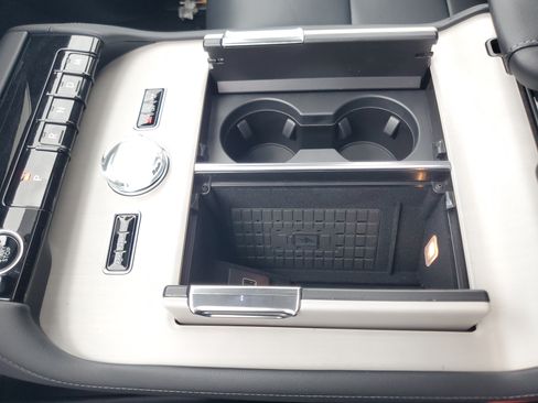 New 2026 Lincoln Navigator Reserve AWD/4WD image 26