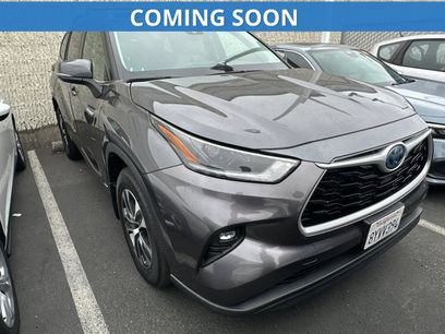 Used 2021 Toyota Highlander XLE
