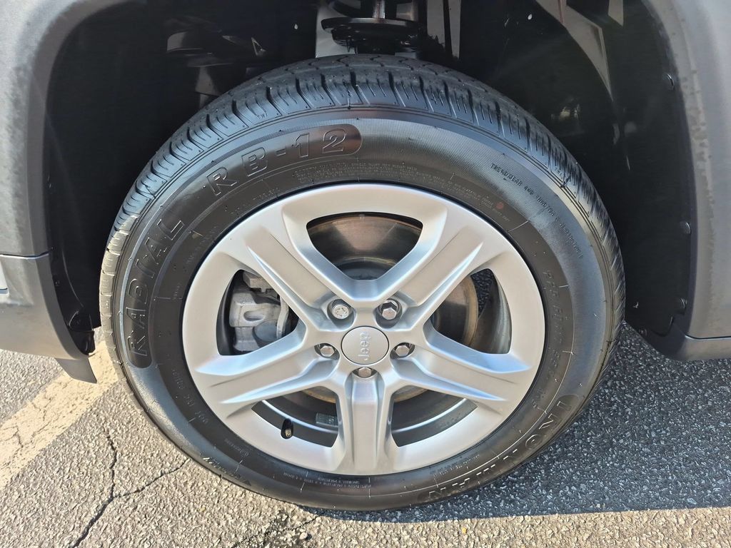 Used 2023 Jeep Compass Latitude AWD/4WD image 9